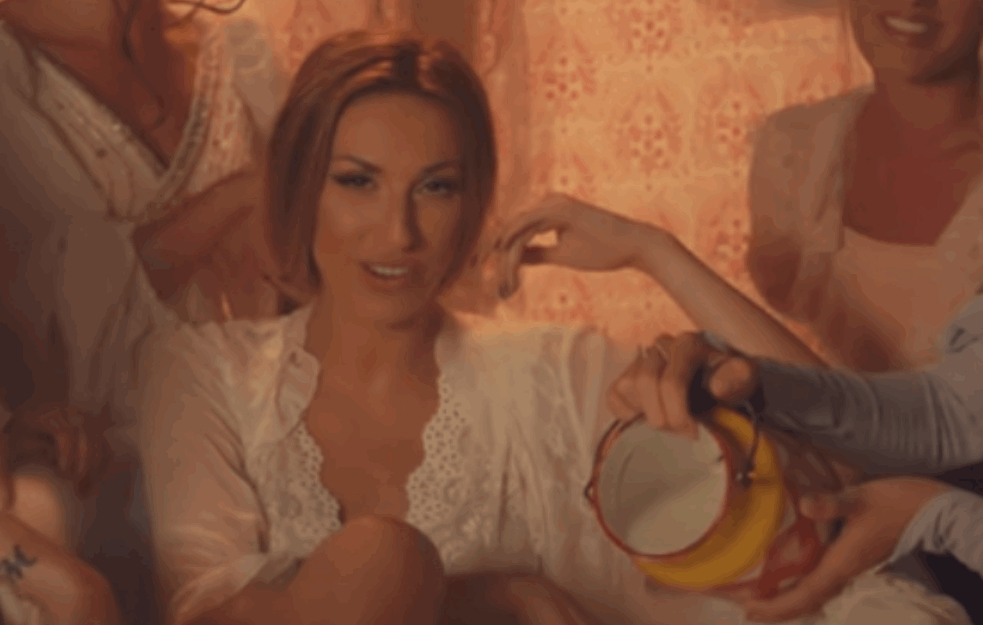 <span style='color:red;'><b>STARA LJUBAV</b></span> ZABORAVA NEMA : Rada Manojlović  i Milan Stanković ponovo zajedno!